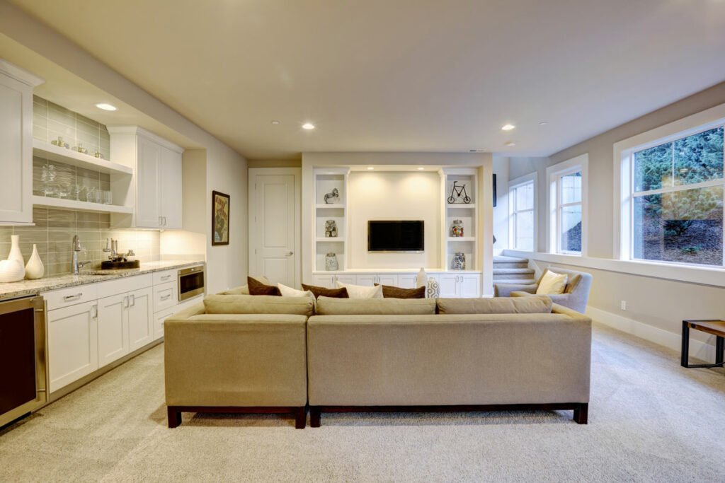 A living room with a couch and tv.