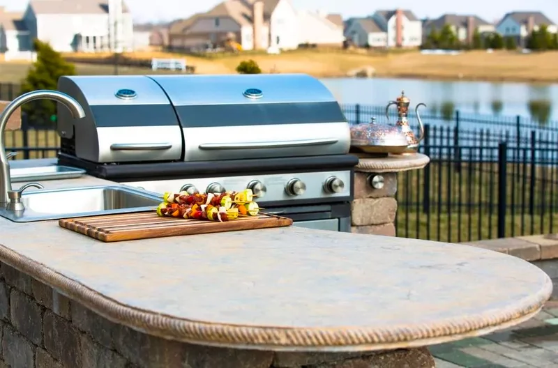 What are the Benefits of Outdoor Kitchens? 1 What are the Benefits of an Outdoor Kitchen?