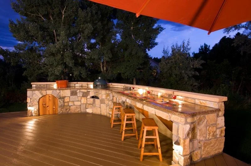 What are the Benefits of Outdoor Kitchens? 2 outdoor kitchens