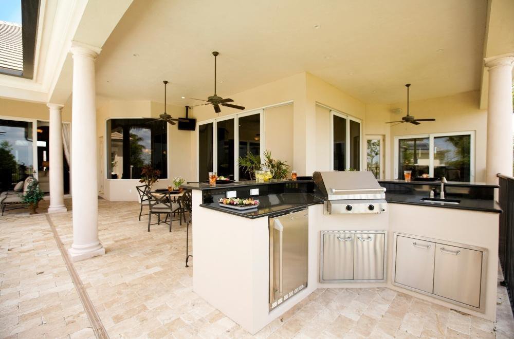 What are the Benefits of Outdoor Kitchens?