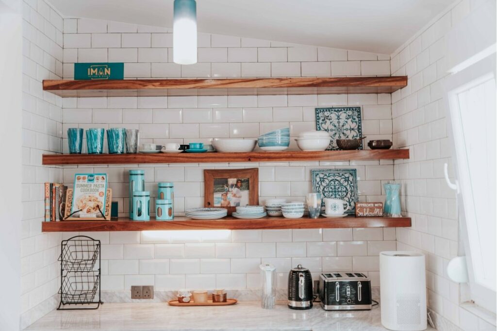 5 Clever Tips On How To Organize A Small Kitchen Without Cabinets   How To Organize A Small Kitchen 1024x683 